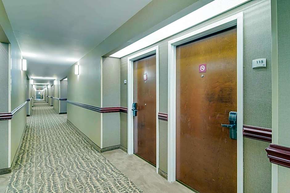 Quality Inn & Suites Canton, GA