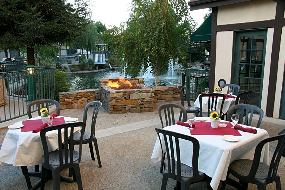 Holiday Inn Selma - Swancourt By IHG