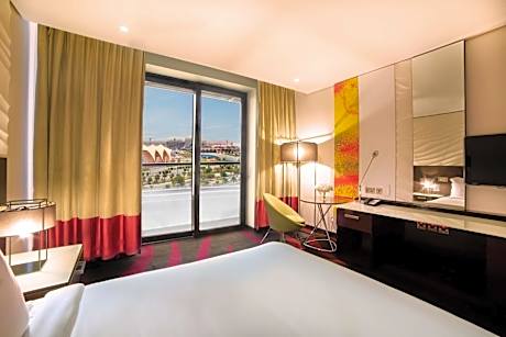 Superior Room with Balcony, Race Track View and Free Beach Access