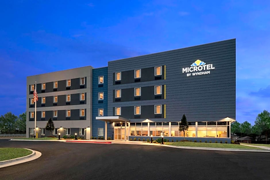 Microtel Inn & Suites by Wyndham Hot Springs