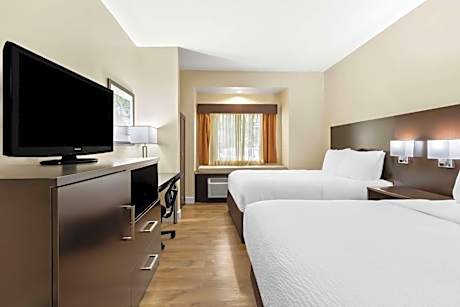 Queen Room with Two Queen Beds - Non-Smoking