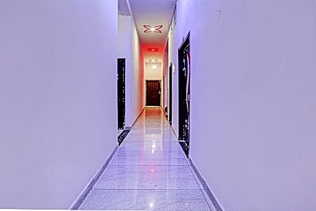 Hotel O Royal Palace