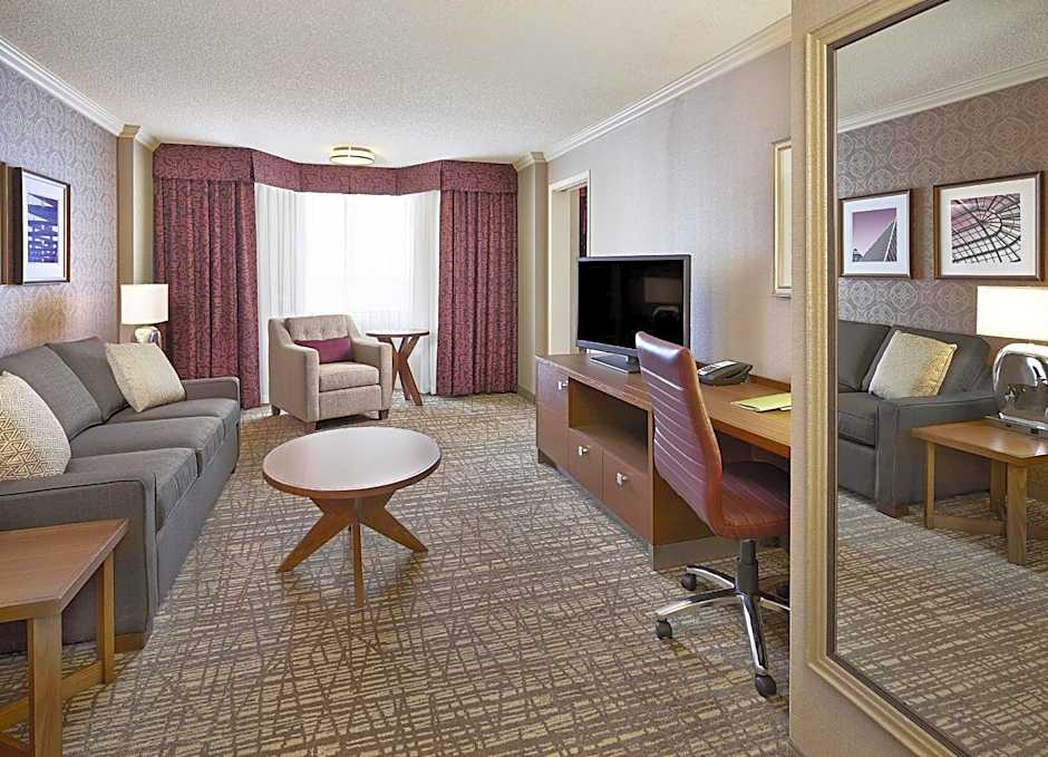 DoubleTree by Hilton West Edmonton