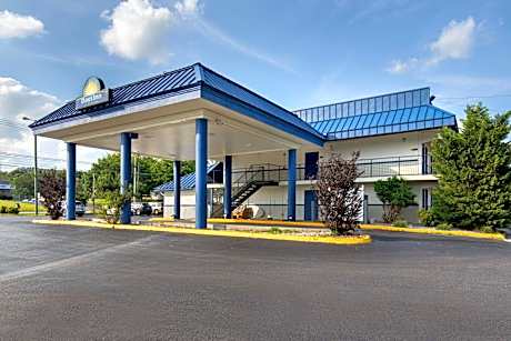 Days Inn by Wyndham Knoxville North