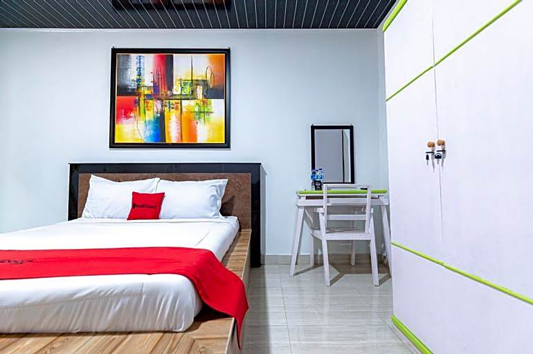 RedDoorz near Universitas Simalungun Pematangsiant