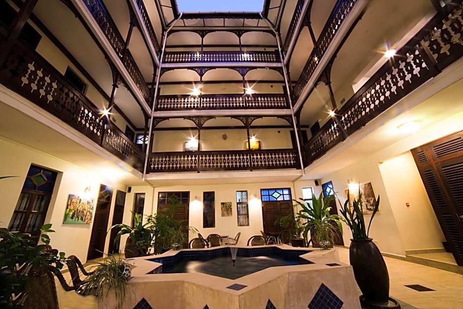 Maru Maru Hotel