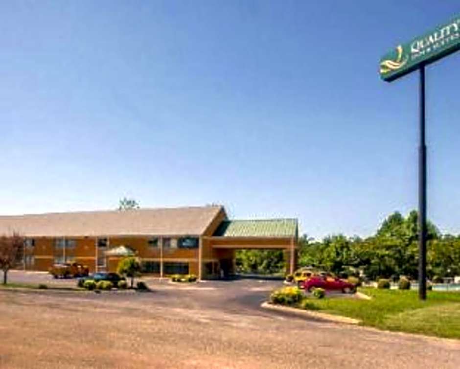 Econo Lodge Inn & Suites