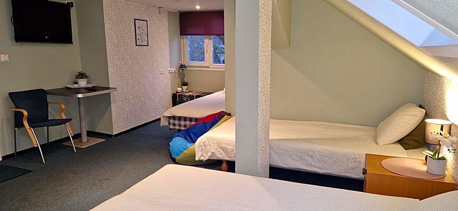 Freedom65 Hostel and Caravan