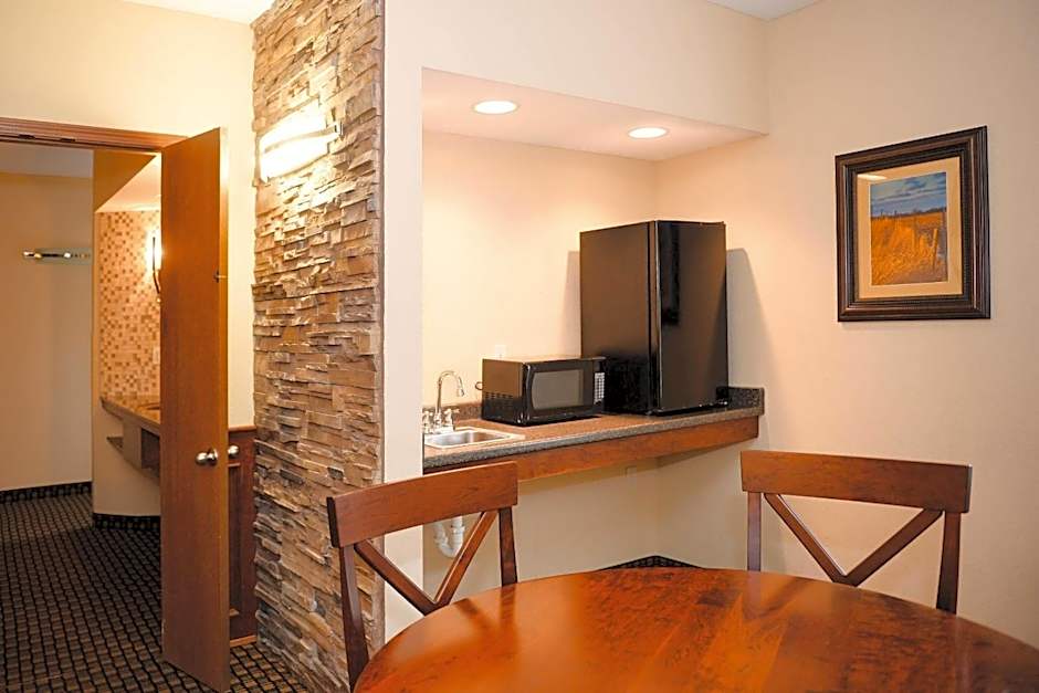 Quality Inn & Suites Ames Conference Center Near ISU Campus