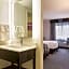 La Quinta Inn & Suites by Wyndham Baltimore Bwi Airport