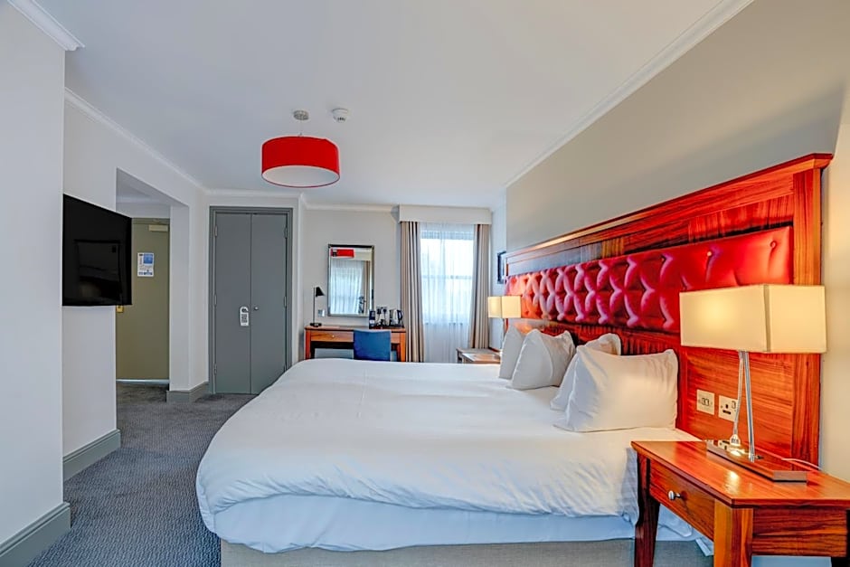 Sunday London Staines-upon-Thames Heathrow T5