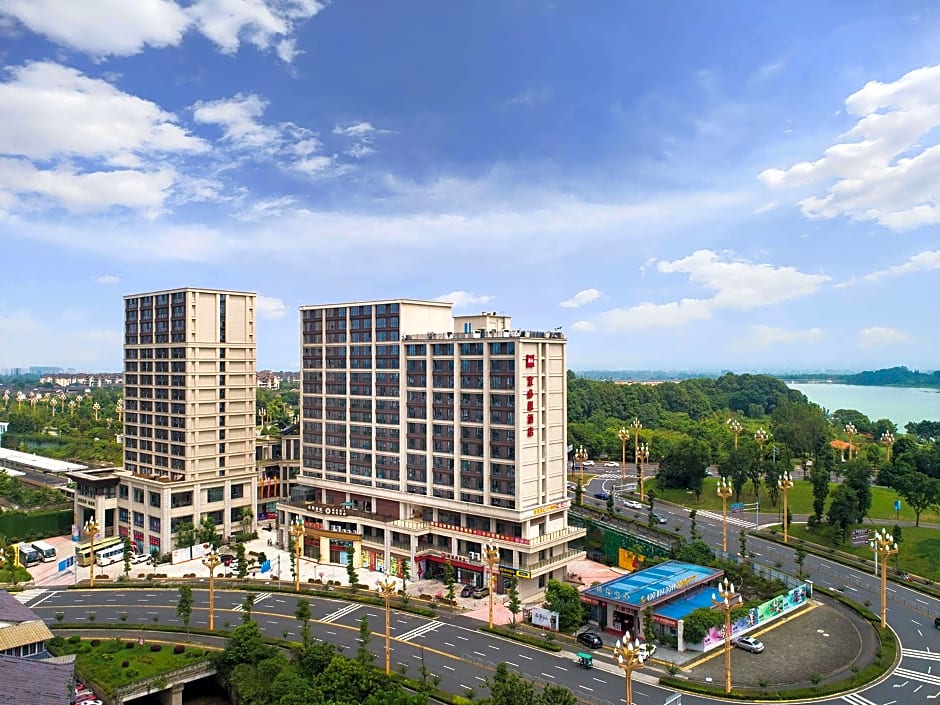 Ibis E'meishan Railway Station Hotel