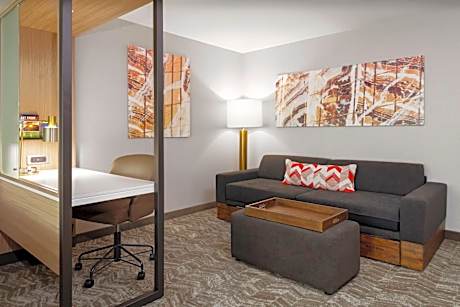 Oversize Queen Suite with Water View