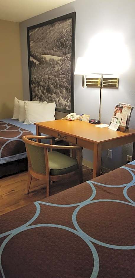 Super 8 by Wyndham East Stroudsburg/Poconos 