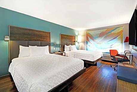 2 Queen Beds