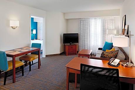 Suite, 1 Bedroom (1 Queen Bed and 1 Double Sofa Bed)