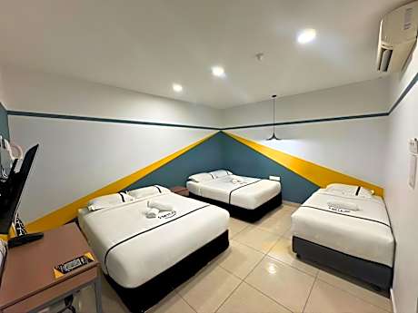 Deluxe Family Room