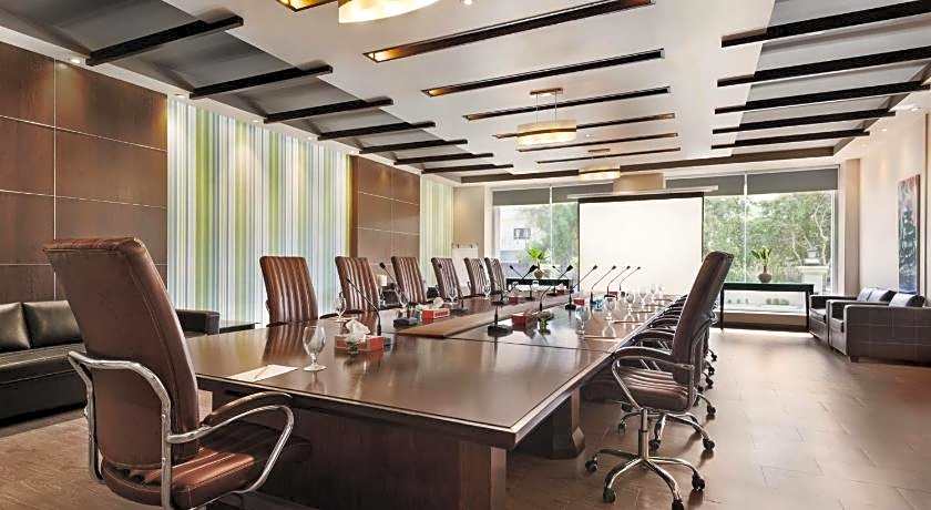 Ramada Plaza by Wyndham Karachi Airport Hotel