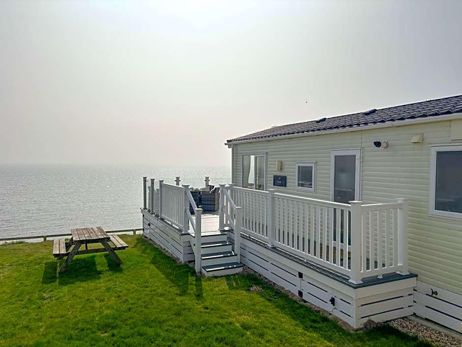 Pemberton Avon pitch 30 Creek Caravan Park dog friendly