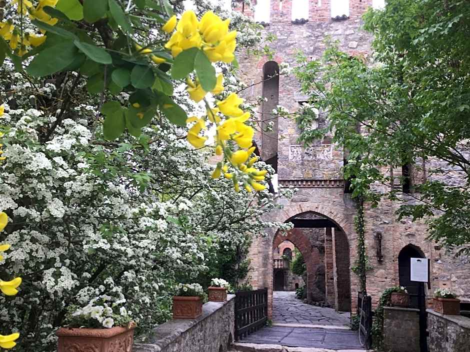 Torre del Barbagianni - Castello di Gropparello