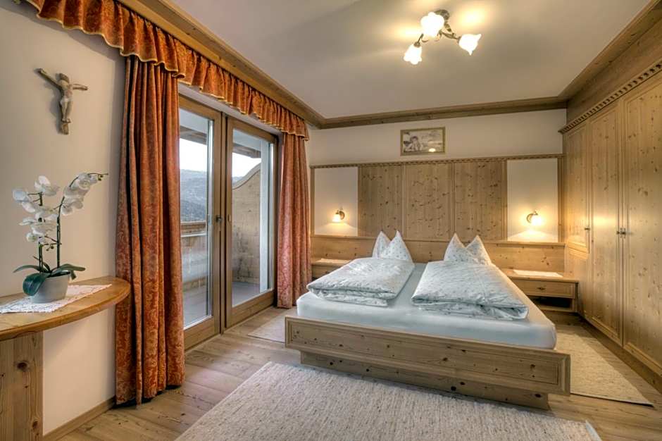 Hotel Ciasa Ai Pini