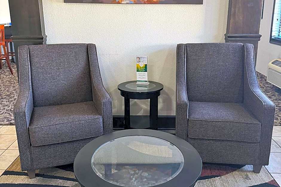 Quality Inn near I-72 and Hwy 51