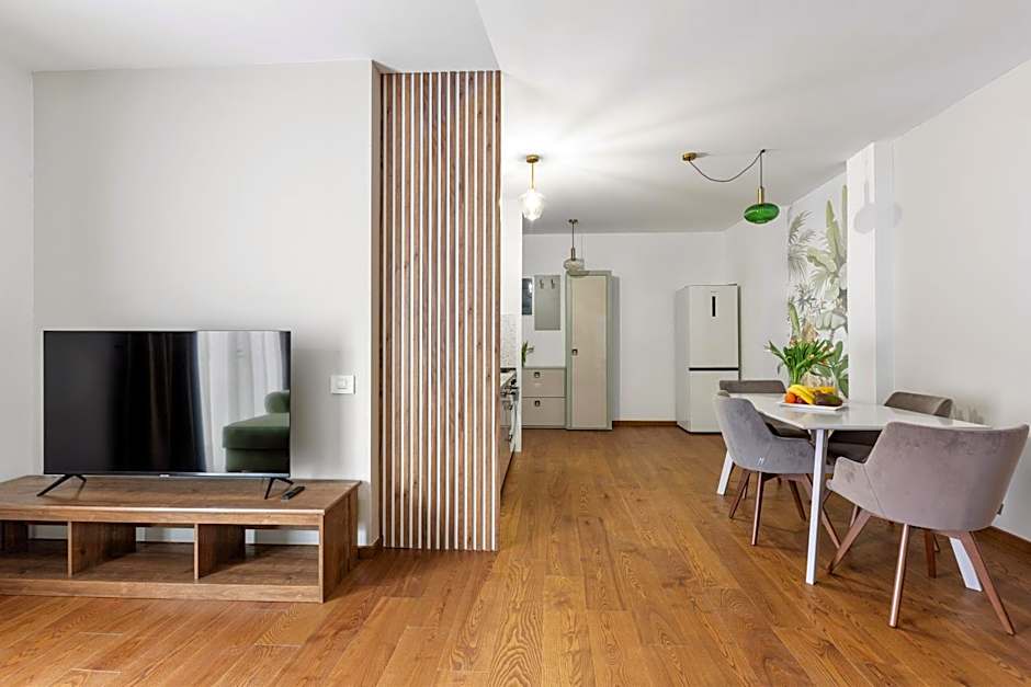 PEAK Aparthotel - Old Town - by CityHost