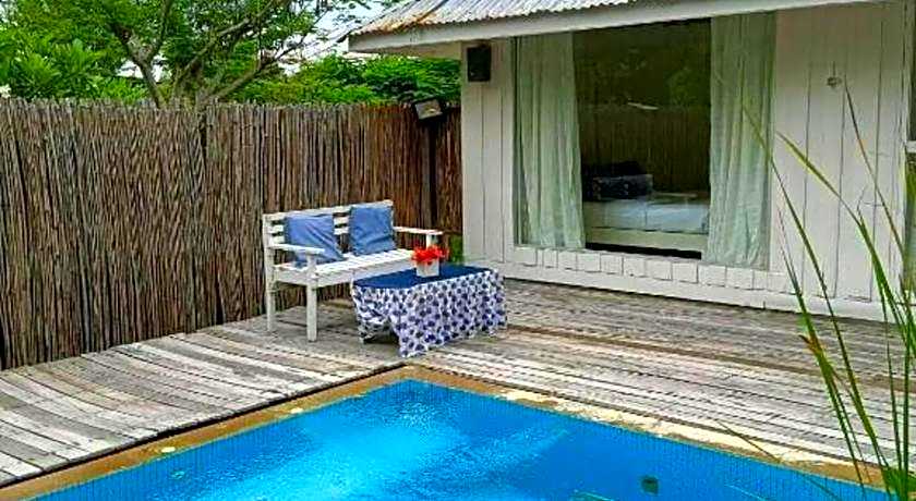 Brassiere Beach Hotel