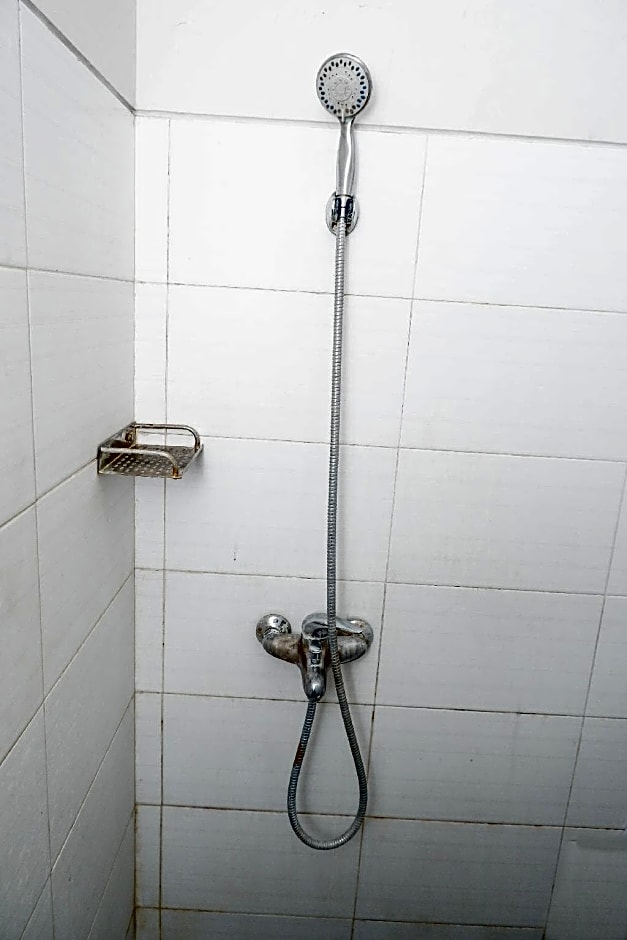 OYO 422 Achterhuis Residence