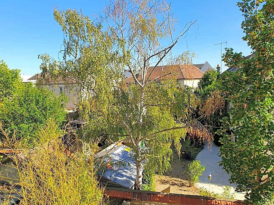 LA MARINA-Center-Parking-StationtoParis