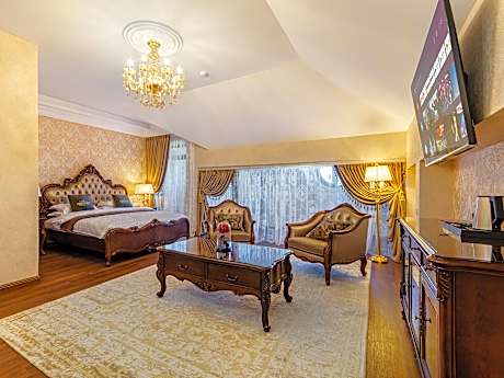 Deluxe King Room - High Floor