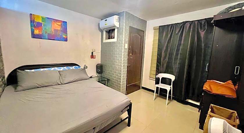 UNO'S Place with Karaoke,Wifi,Netflix and Balcony