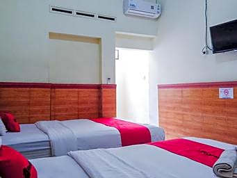 RedDoorz Syariah @ Griya Soeratin Pacitan