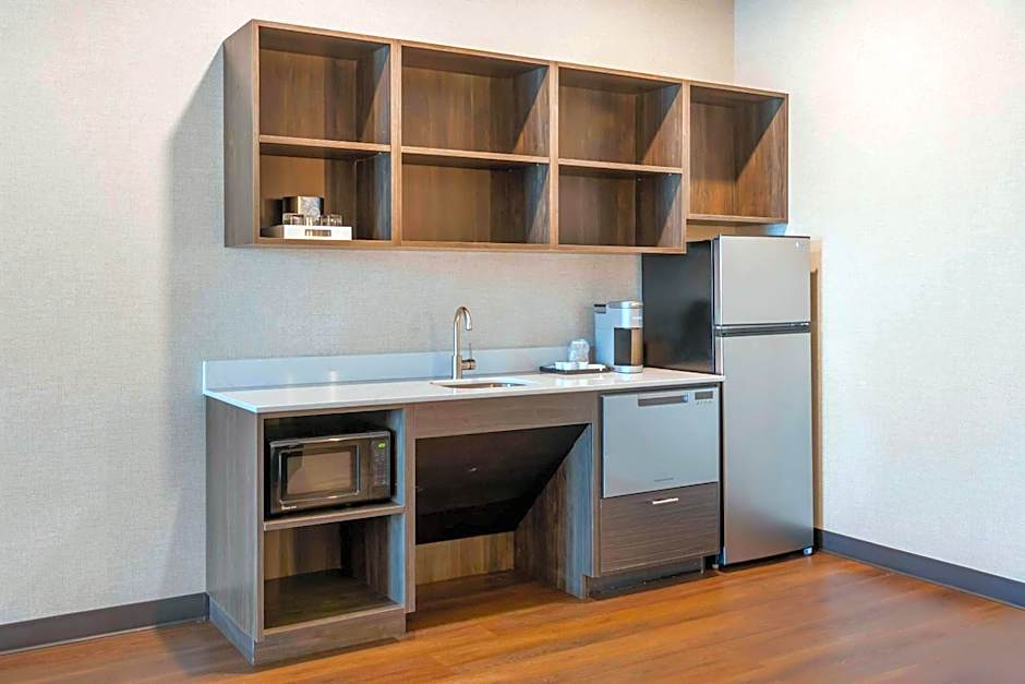 Cambria Hotel & Suites Plymouth