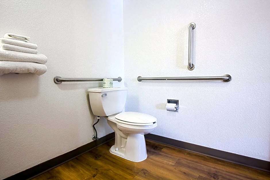 Motel 6-East Brunswick, NJ