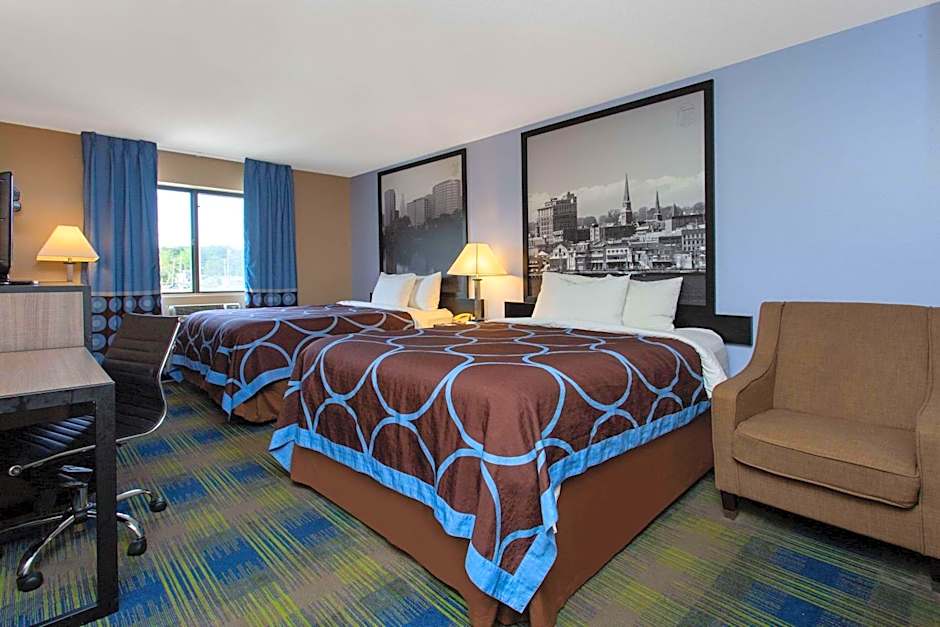 Super 8 by Wyndham Cromwell/Middletown