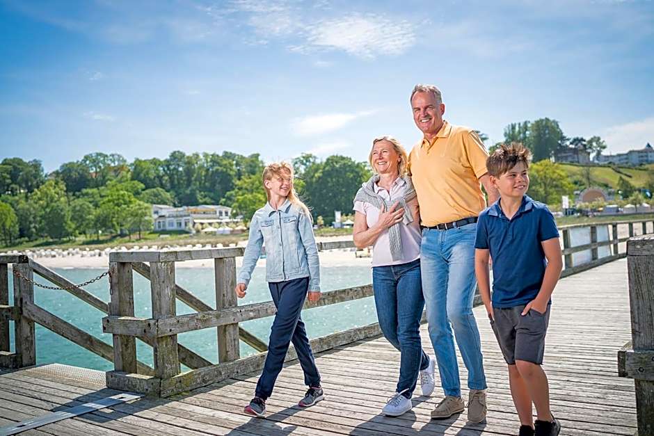 Rügener Ferienhäuser am Hochufer