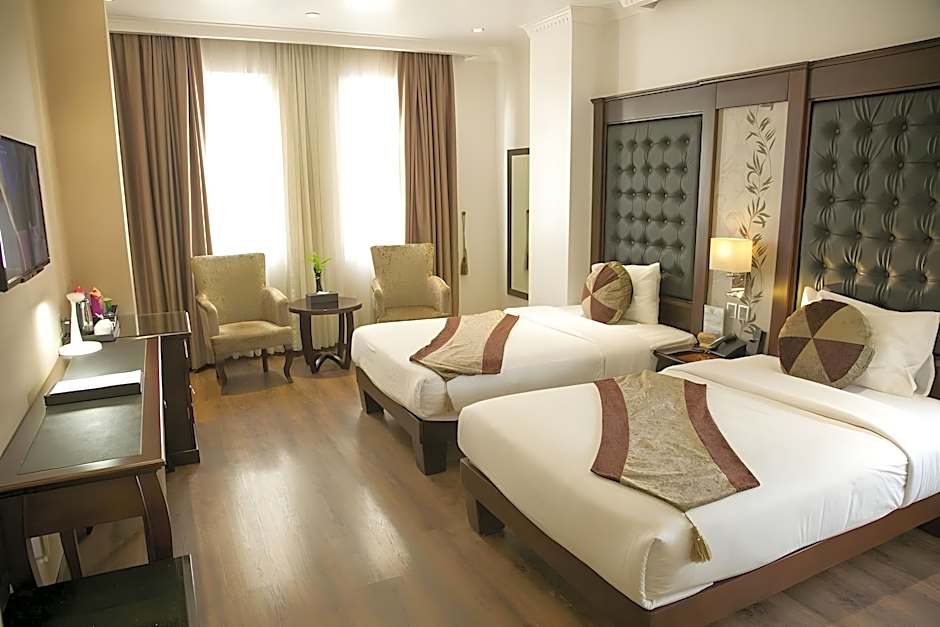 City Bay Palace Hotel