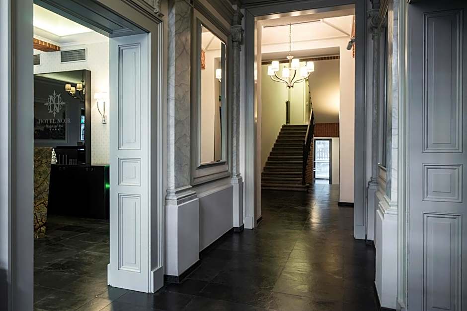 Hotel Noir