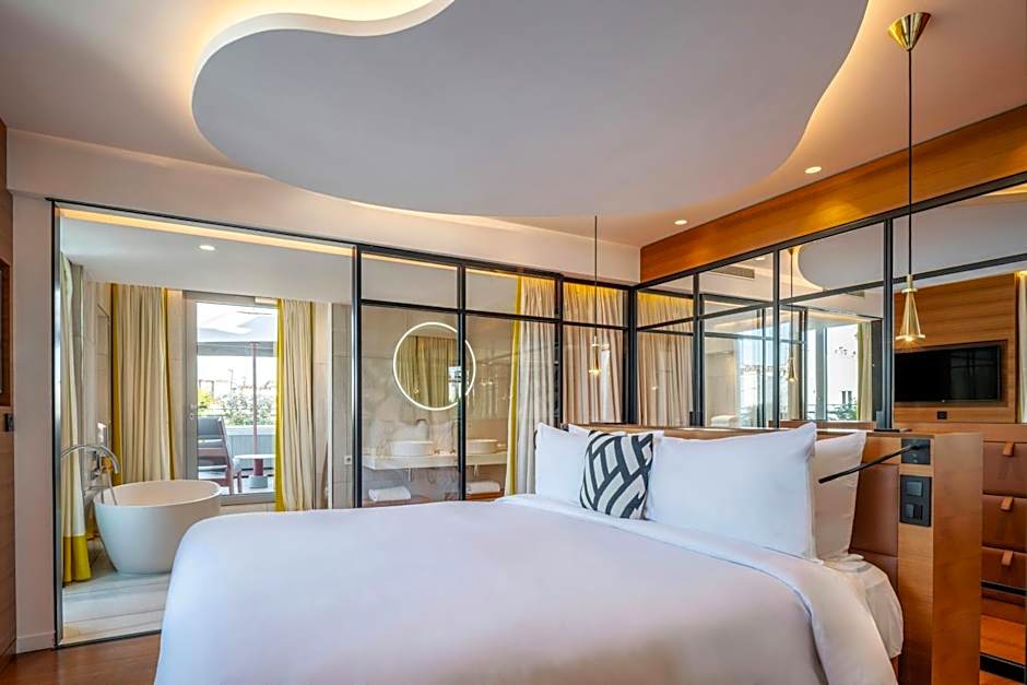 Renaissance Paris Republique Hotel