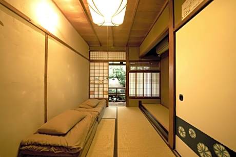 Japanese-Style Triple Room with Shared Bathroom