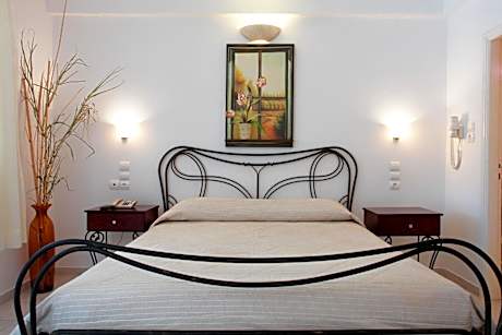 One-Bedroom Apartment with Sea View