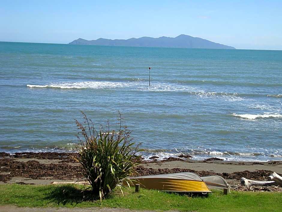 Kapiti Waves Bed & Breakfast