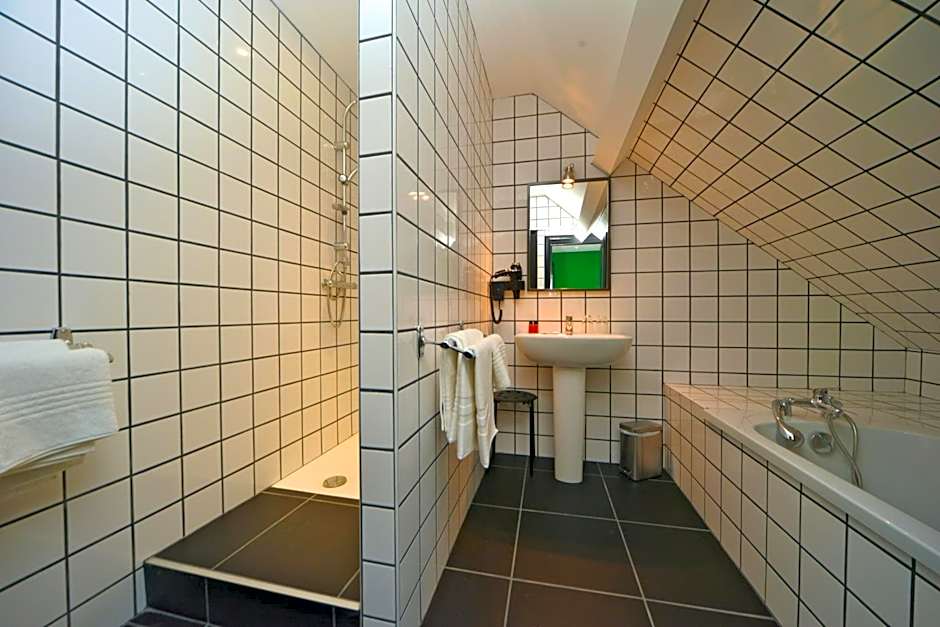 Logis - Hotel Restaurant La Mire
