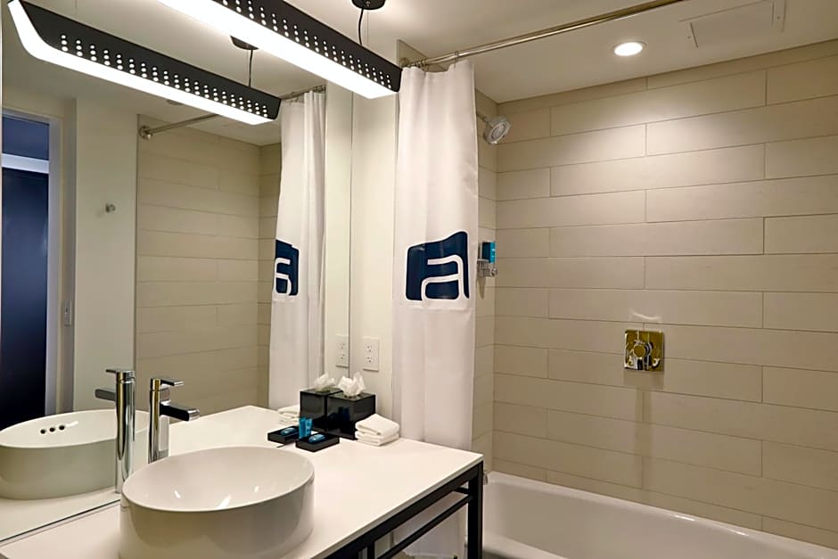 Aloft Chicago Mag Mile