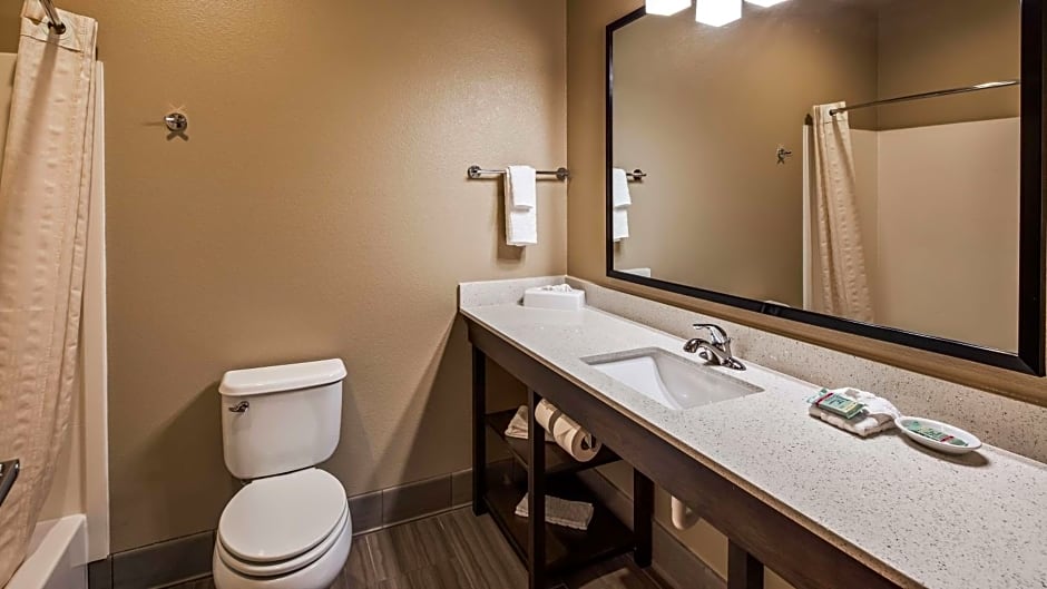 Best Western Golden Spike Inn & Suites
