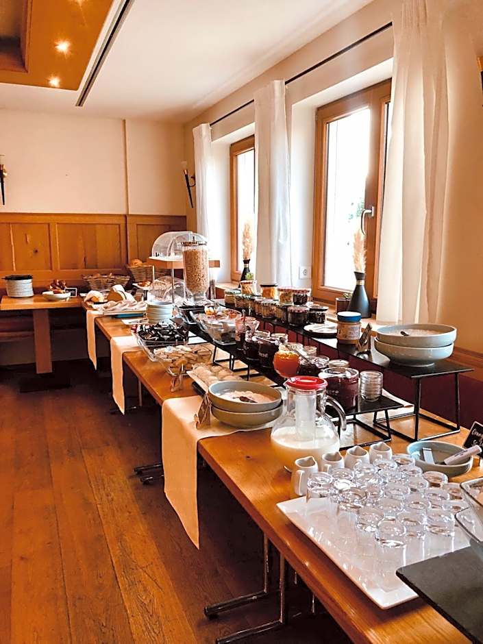 Hotel & Gasthof Lowen