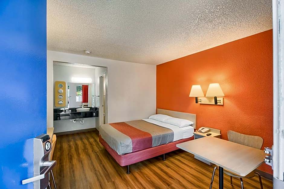 Motel 6-Everett, WA - South