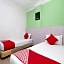 OYO 850 Gold Star Hotel