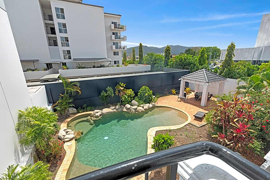 Villa Vaucluse Apartments